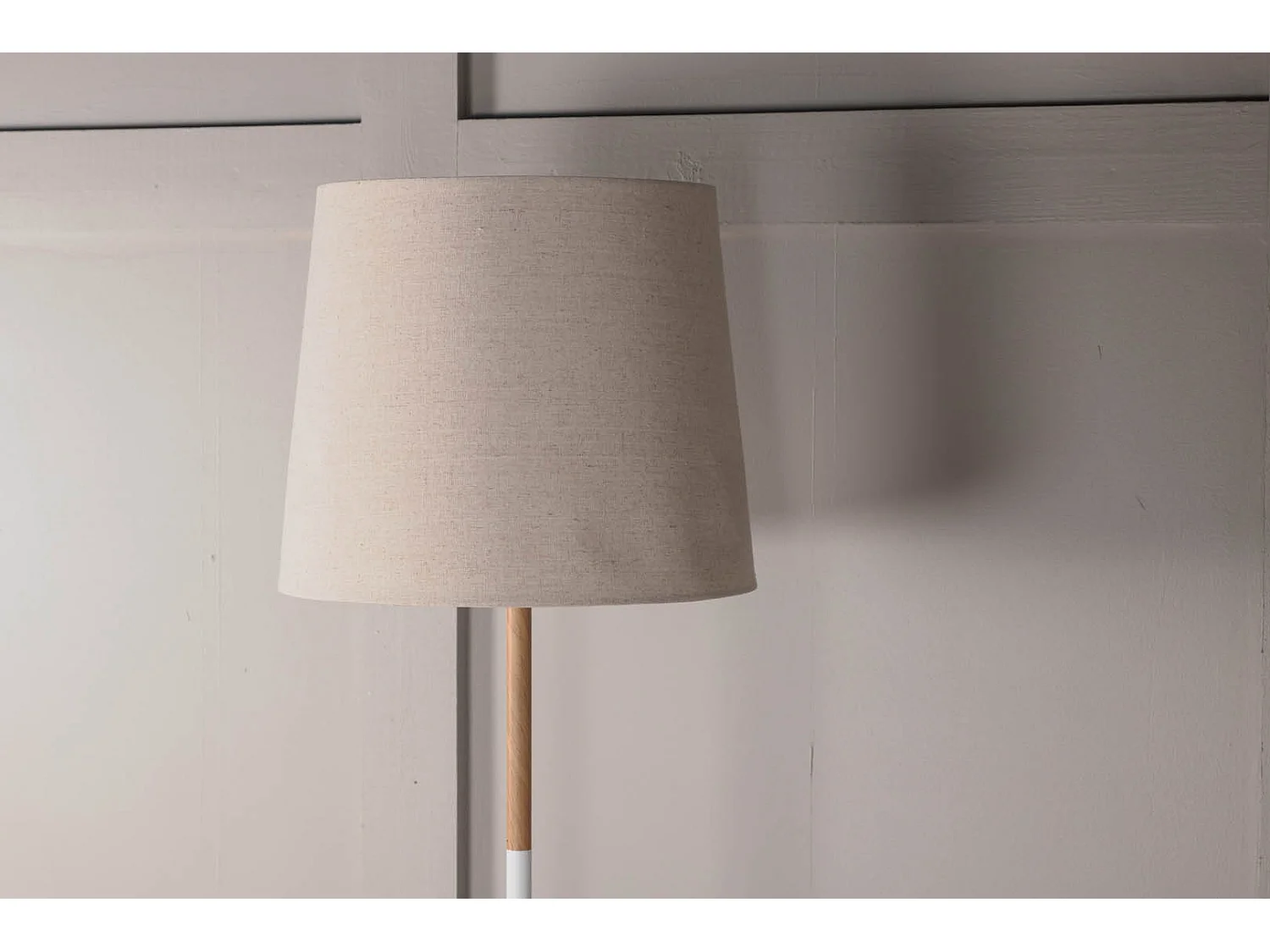 Hattman éclairage lampadaire 36x36x165cm tissu beige, blanc, bois.