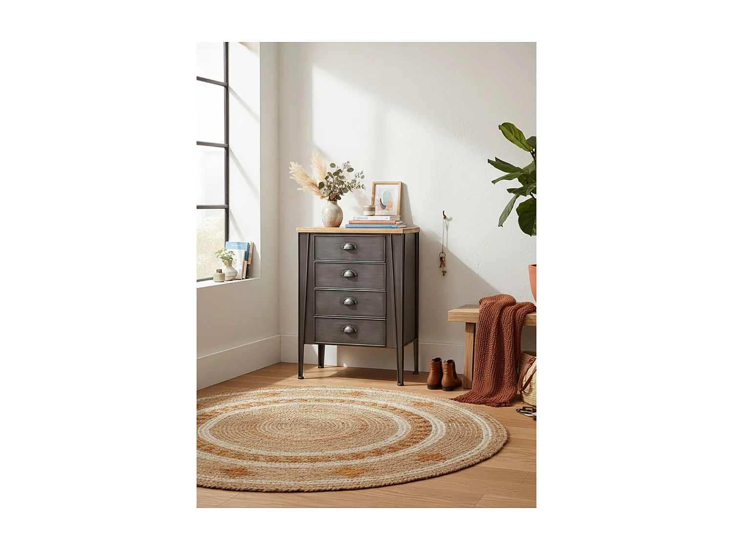 Commode en métal et sapin