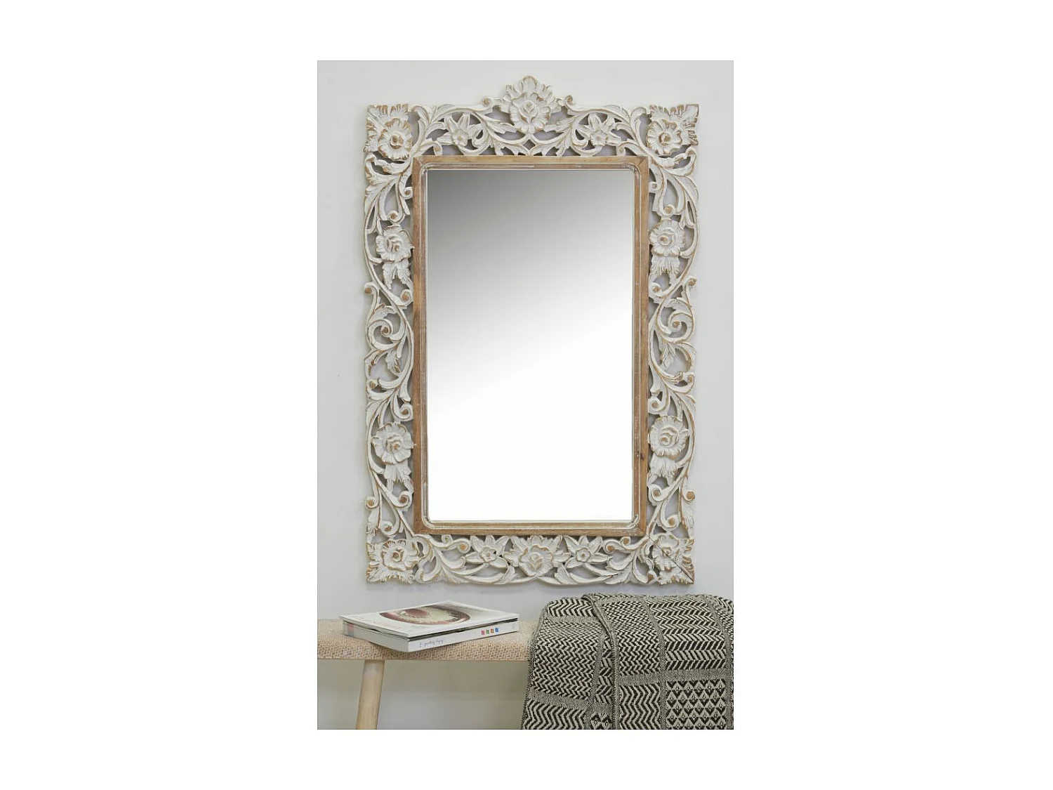 Specchio intagliato in legno di mango sbiancato