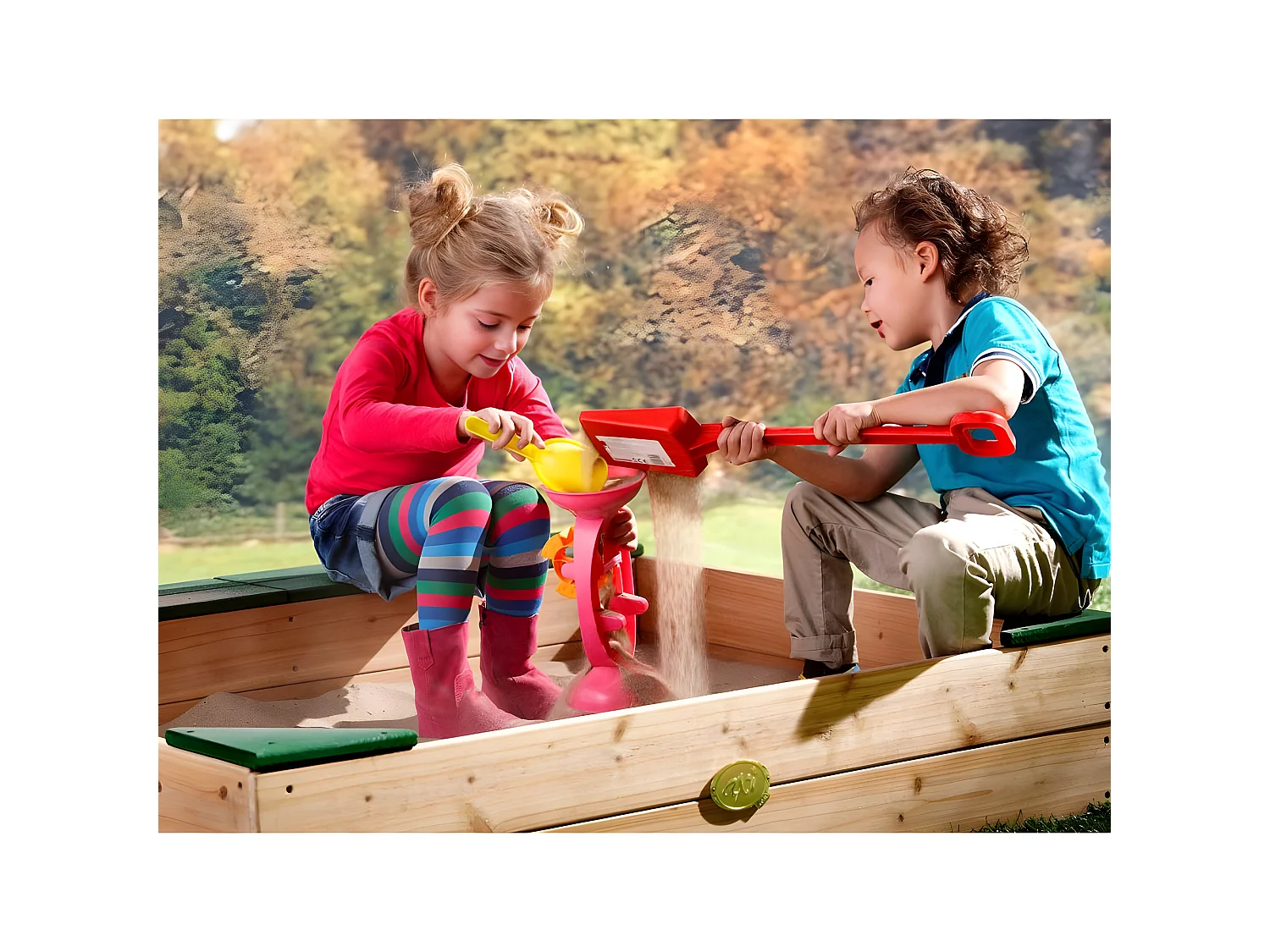 Cajón de arena de madera con almacenamiento y lona Amy