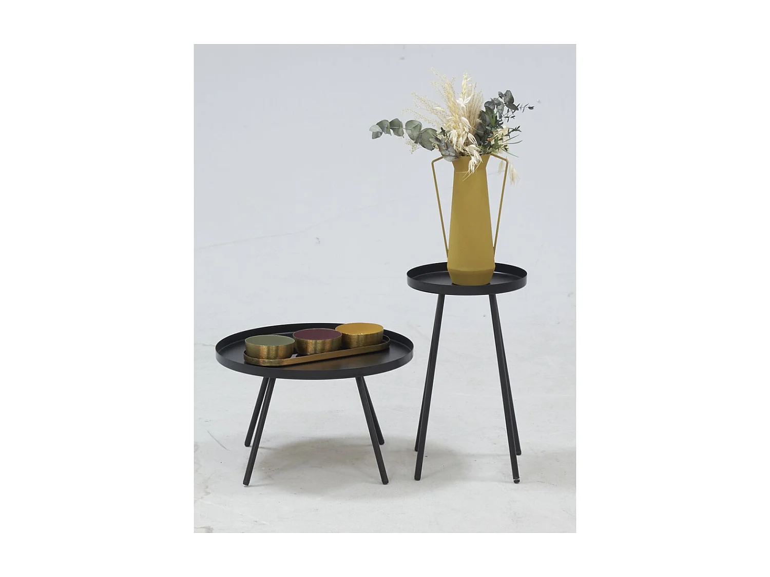 Plateau + 3 coupelles apéritives en métal doré