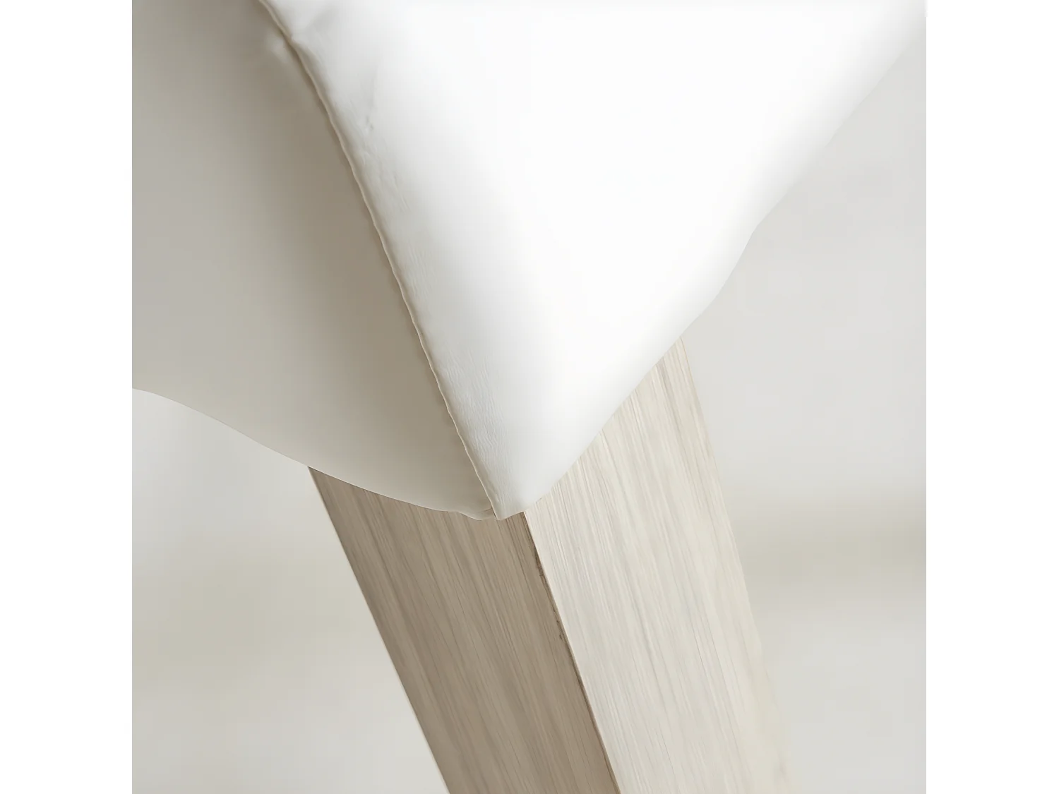 Chaise dossier haut blanc PU Guevara