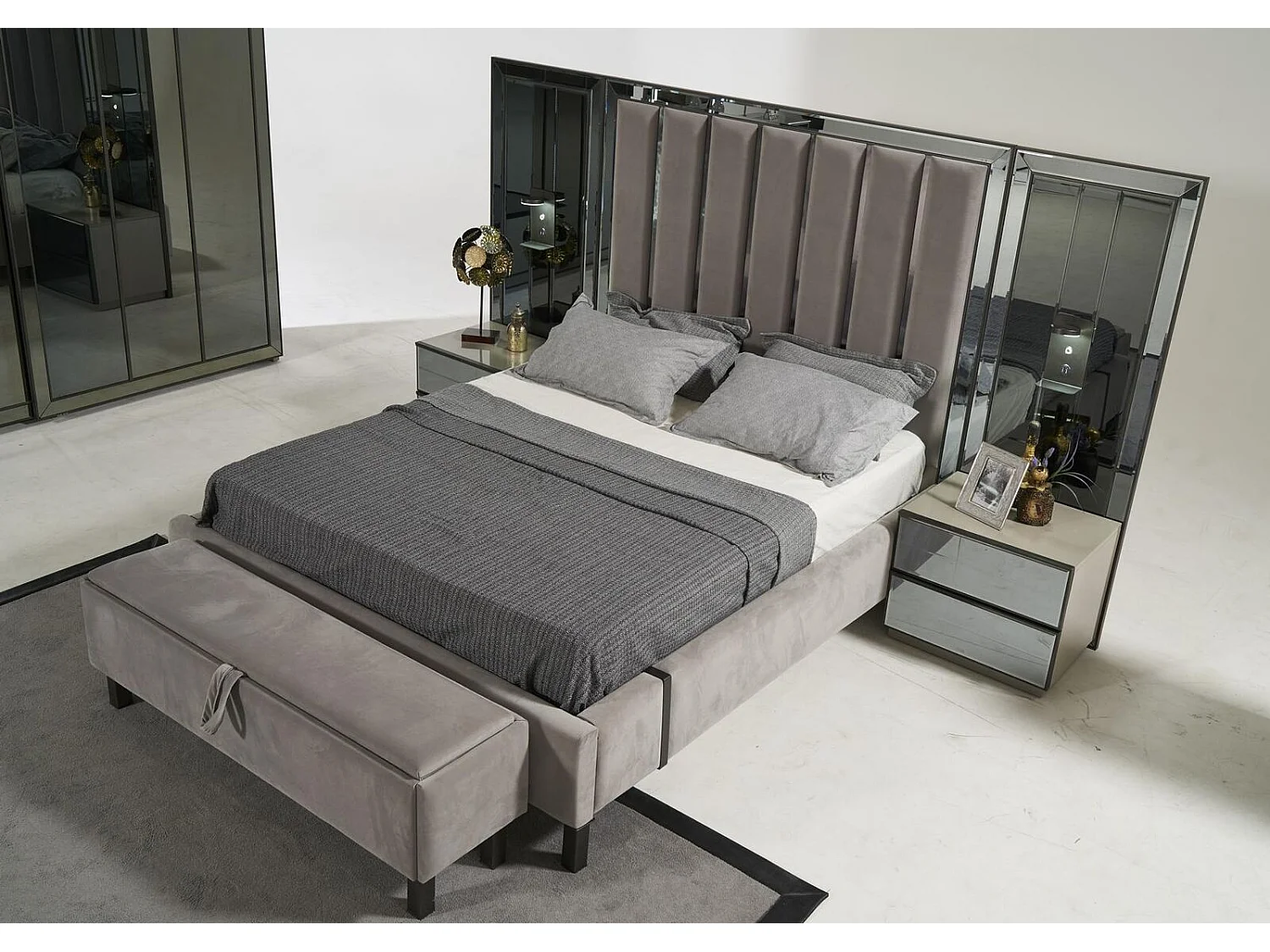 Betten Design Bett Polster Schlafzimmer Hotel Design Doppelbett Metall Taupe Neu