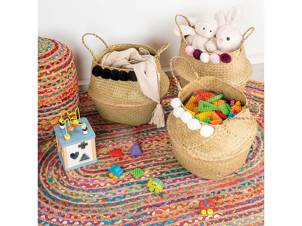 Panier rond en jonc naturel avec pompons Ponpons multicolores