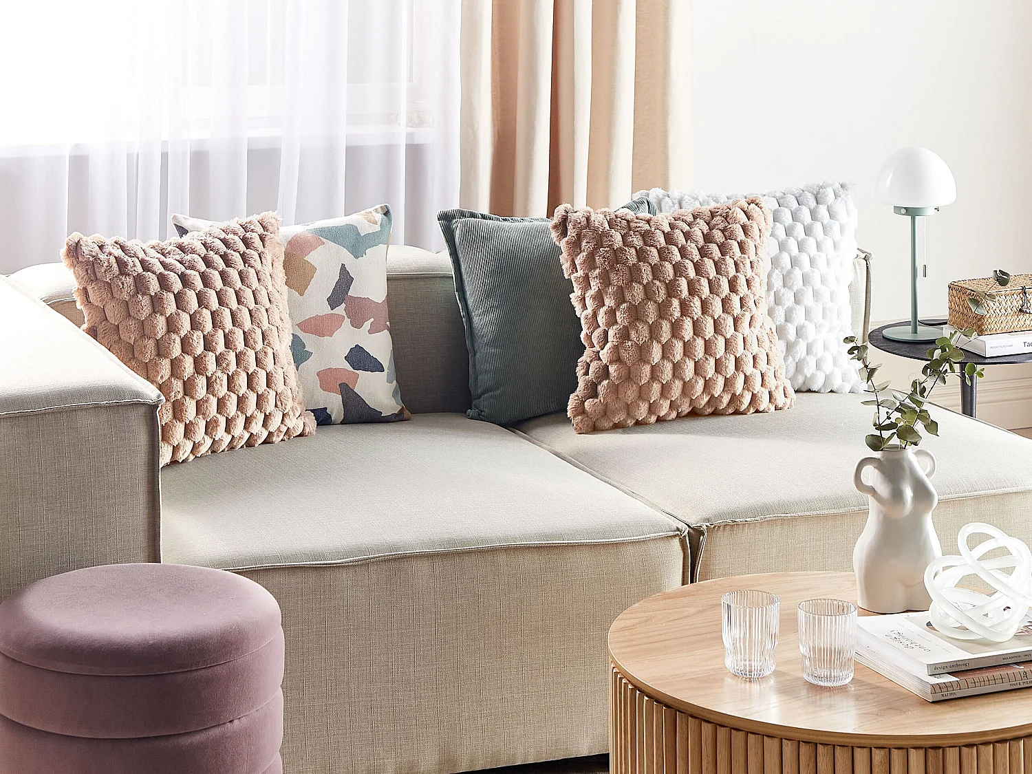 Lot de 2 coussins décoratifs PURSLANE Fourrure synthétique 43 x 43 cm Beige sable Motif géométrique