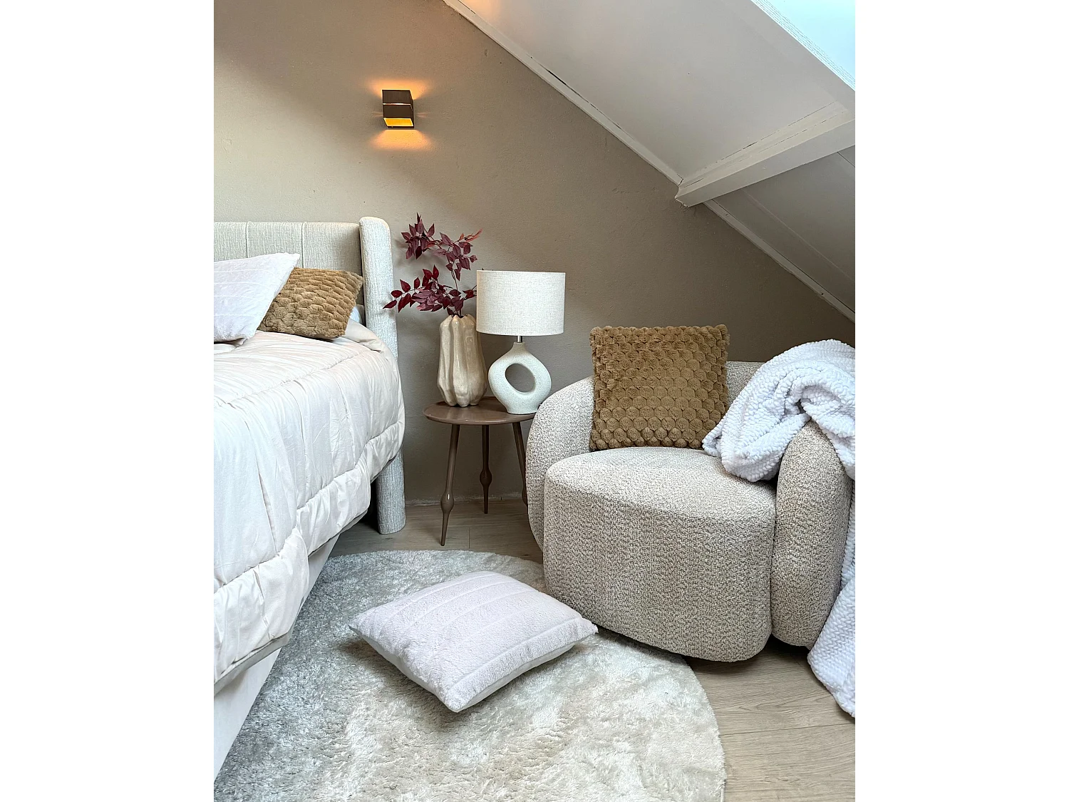 Lot de 2 coussins décoratifs PURSLANE Fourrure synthétique 43 x 43 cm Beige sable Motif géométrique