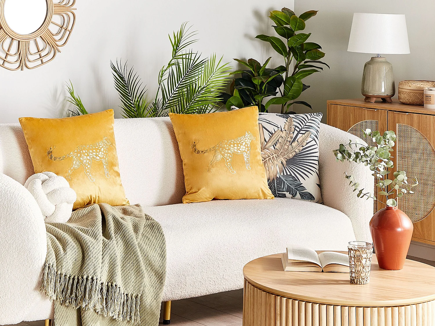 Set van 2 decoratieve kussens MARULA Fluweel 45 x 45 cm Mosterdgeel Dierenprint