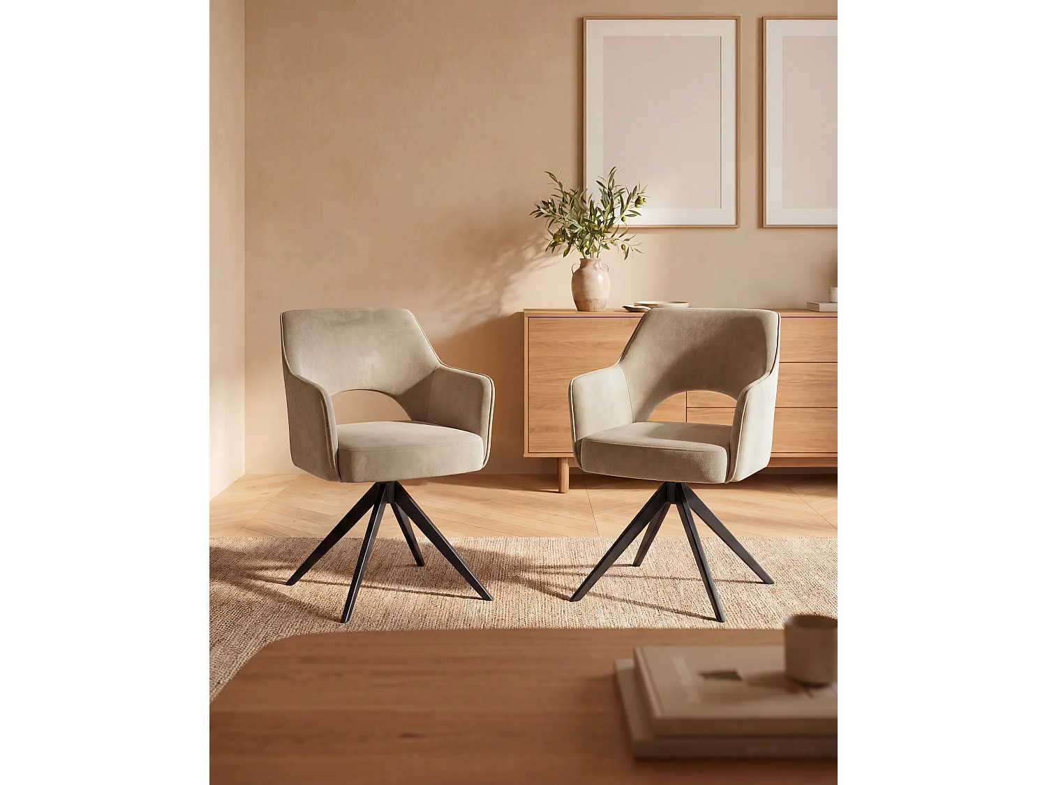 Lot de 6 chaises pivotantes avec accoudoirs en velours et métal noir - Beige - KONYA