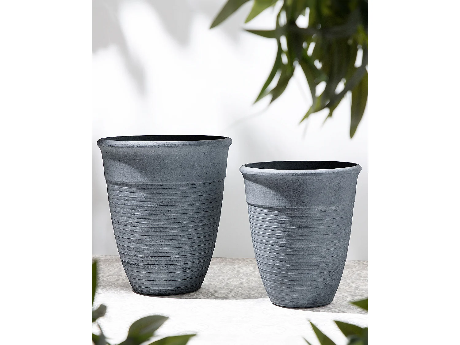 Blumentopf 2er Set grau Stein 50 x 50 x 58 cm rund Outdoor & Indoor Katalima