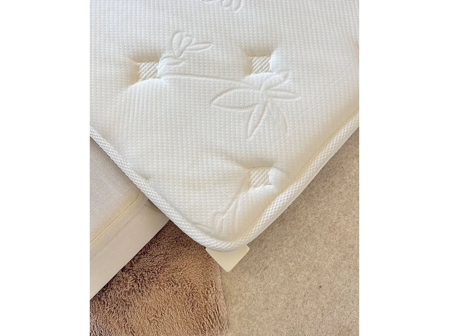Matelas à ressorts ensachés équilibré 90 x 200 cm LUXUS