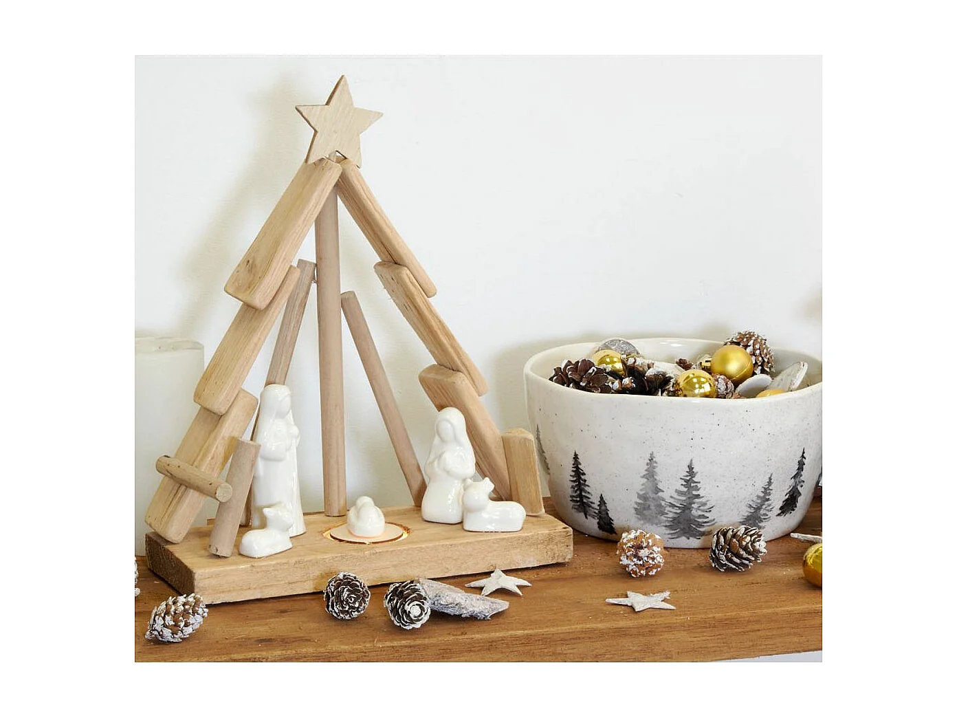 Crèche en bois et céramique Sapin