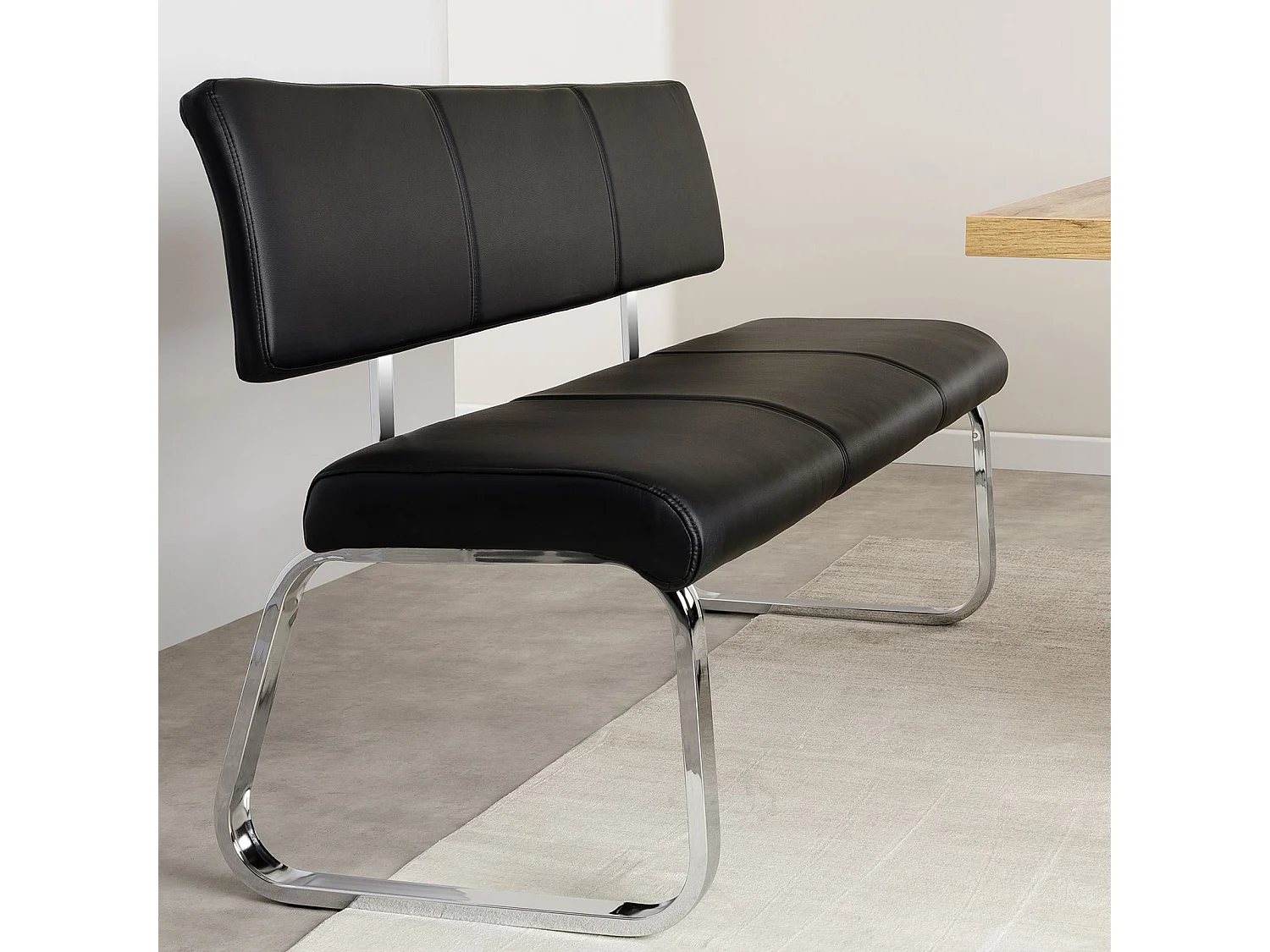 Banc design VILAS siège avec 3 places, banquette au piètement chromé et dossier au revêtement synthétique noir