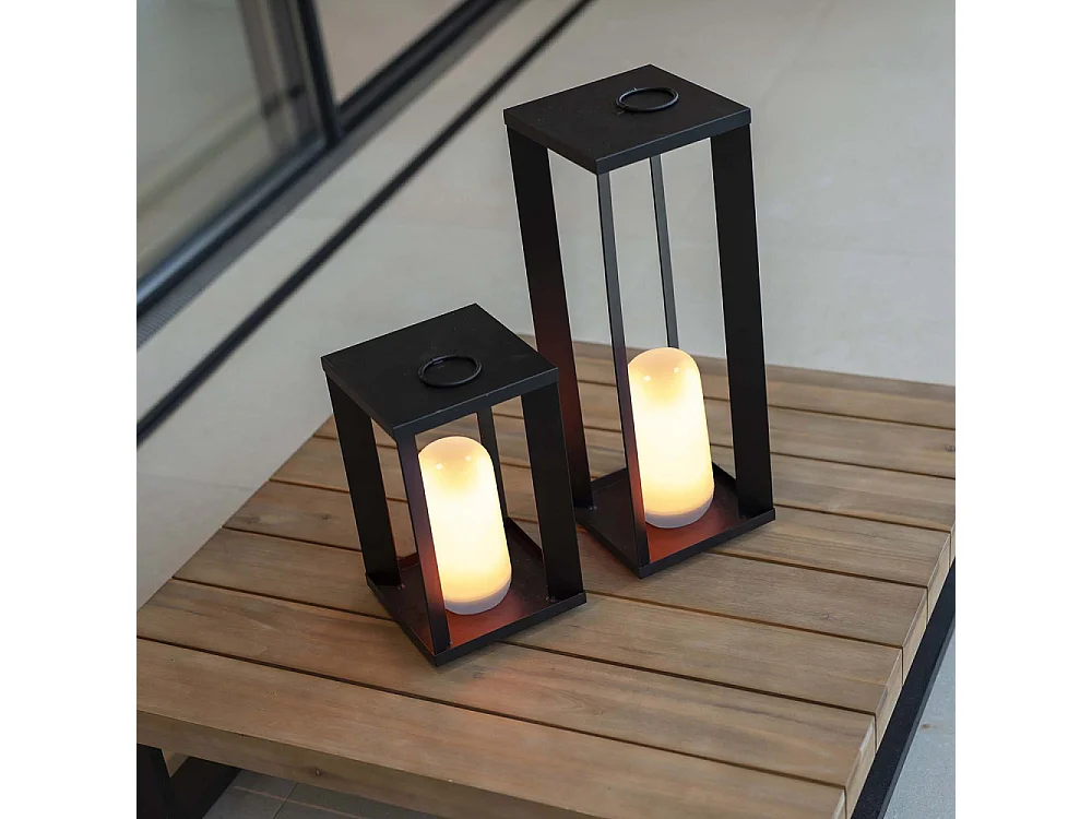 Lanterna de jardim em metal com bateria Siroco 50 cm com controle remoto e lâmpada recarregável de 200 lumens