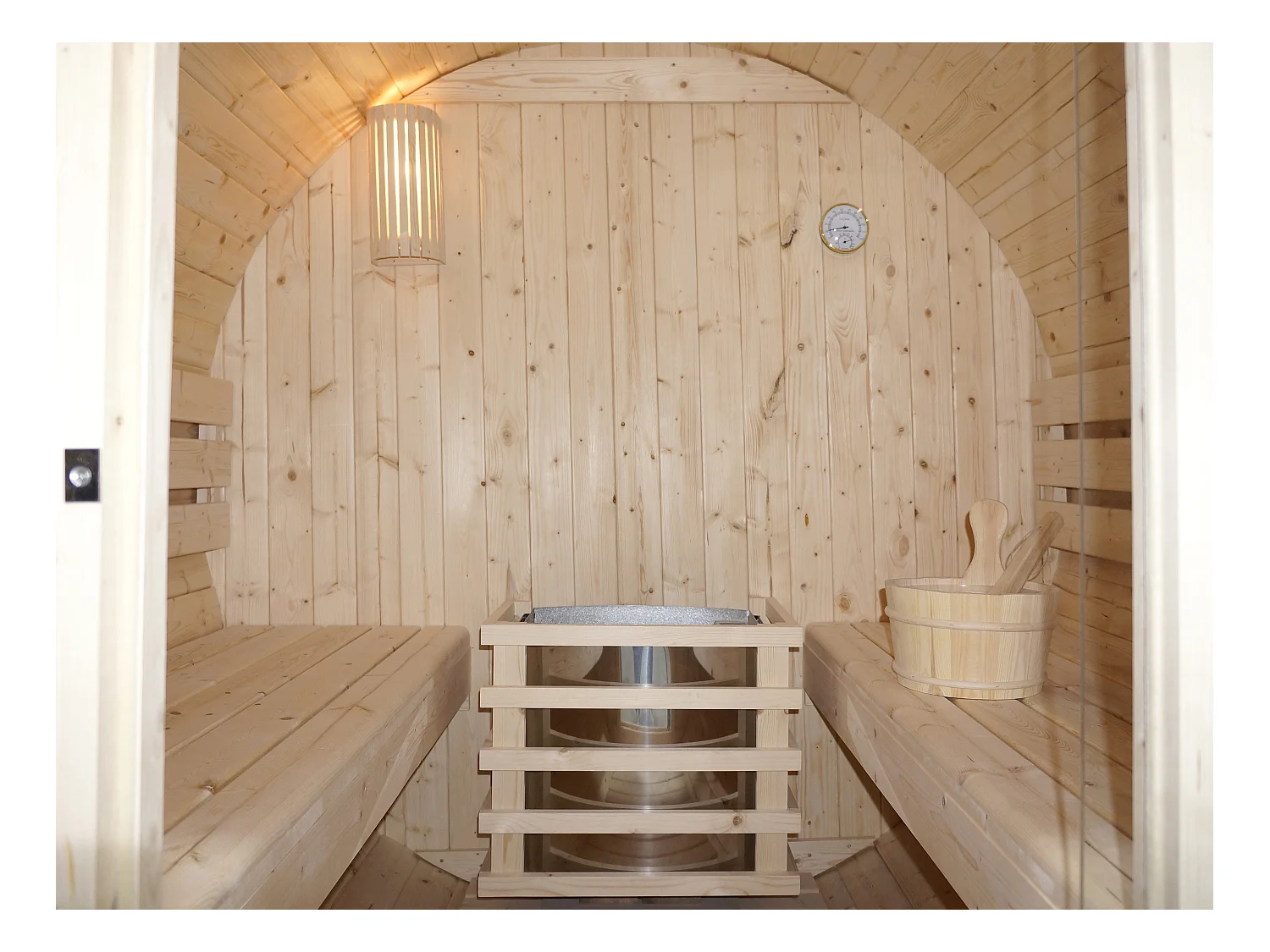 4-persoons buitensauna - B185 x D180 x H190 cm - ISOKYRO