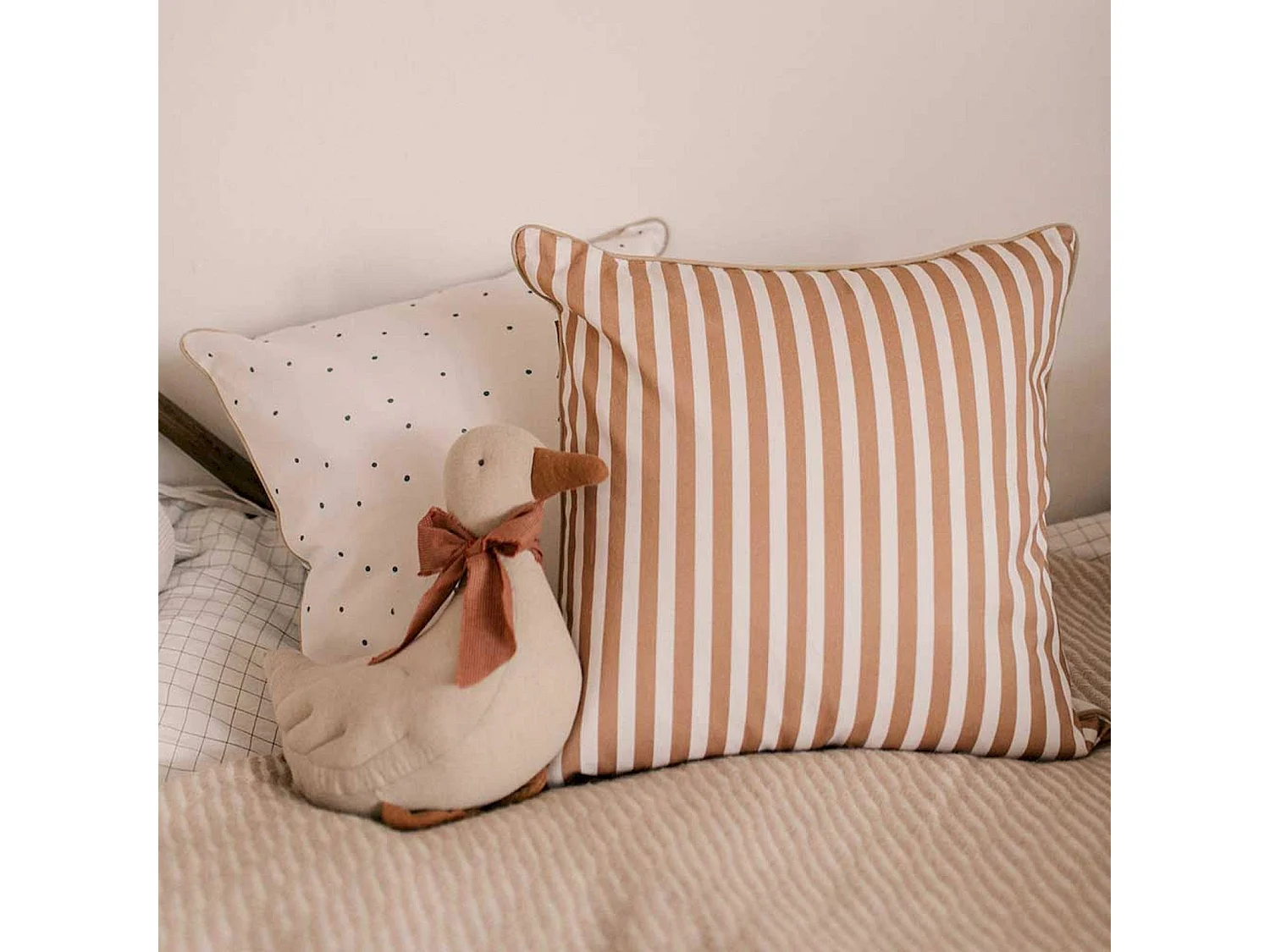 Coussin Bleu canard pois