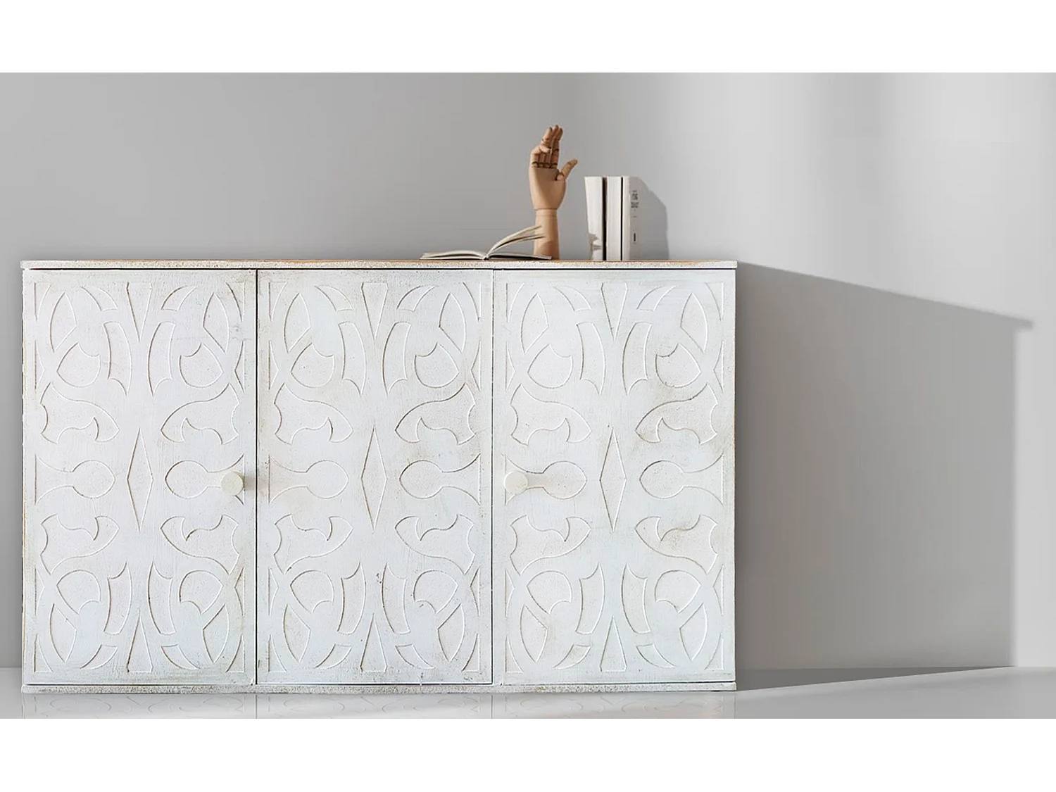Buffet style oriental en bois sculpté L120cm Malago Blanc et or patiné