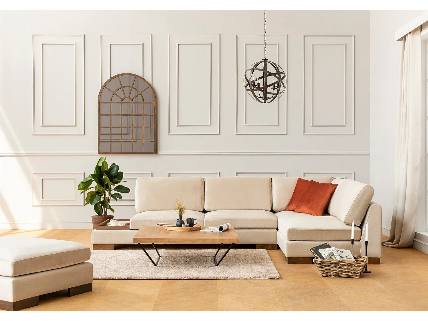 Fluwelen hoekbank met notenhouten blad Bakiza 313 cm-Kleur Licht beige-juiste hoek-Ottomaans zonder poef