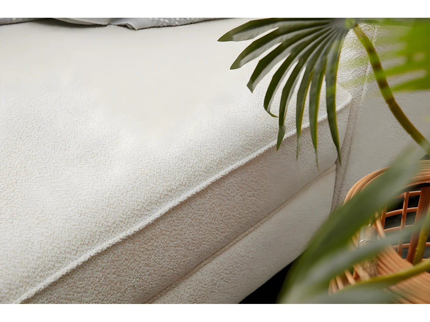 Canapé d'angle moderne Barlino angle à gauche Tissu Crème pieds Noir