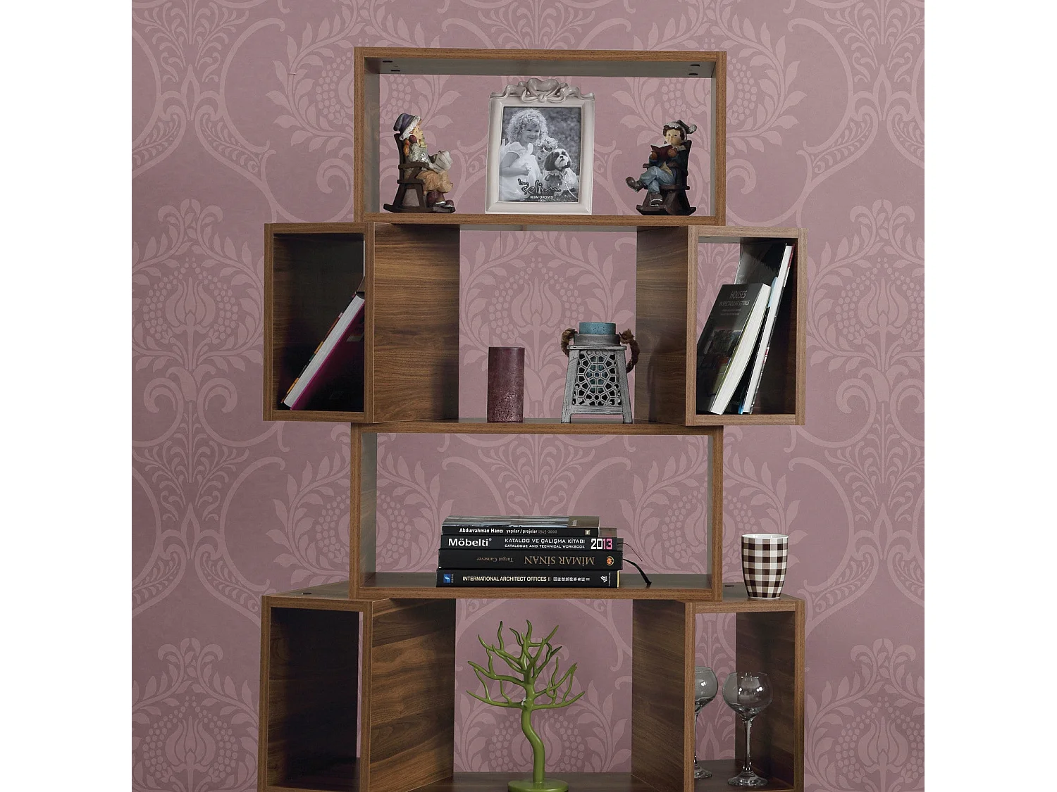 Boekenkast – 84 cm breed, 160 cm hoog, 30 cm diep – notenhout – melamine gecoate spaanplaat