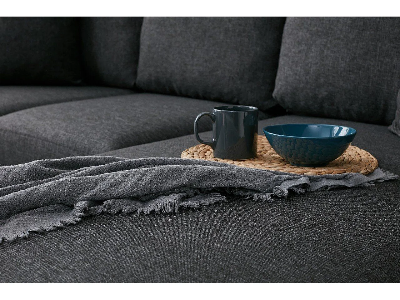 Canapé d'angle à droite convertible avec pouf-coffre Evania Tissu Gris anthracite