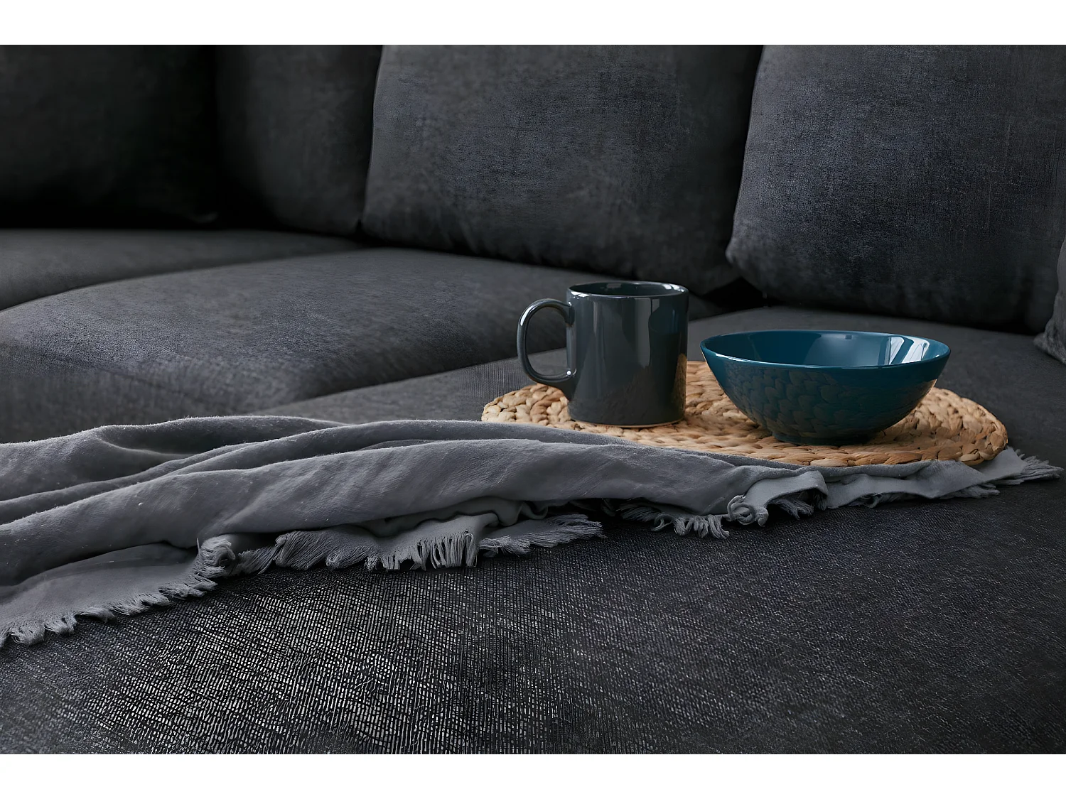 Canapé d'angle à gauche convertible avec pouf-coffre Evania Tissu Gris anthracite