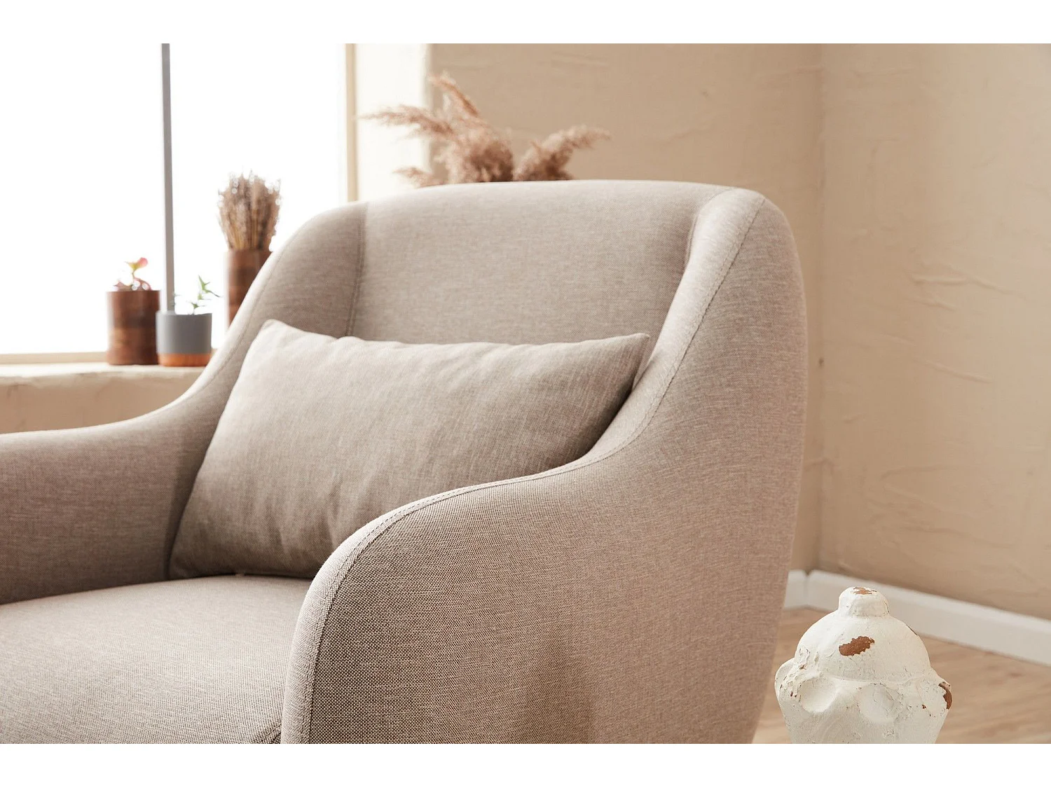 Sillón Altadena 126, De color marrón claro, 77x77x70cm, Tapiz, Patas: Plástico