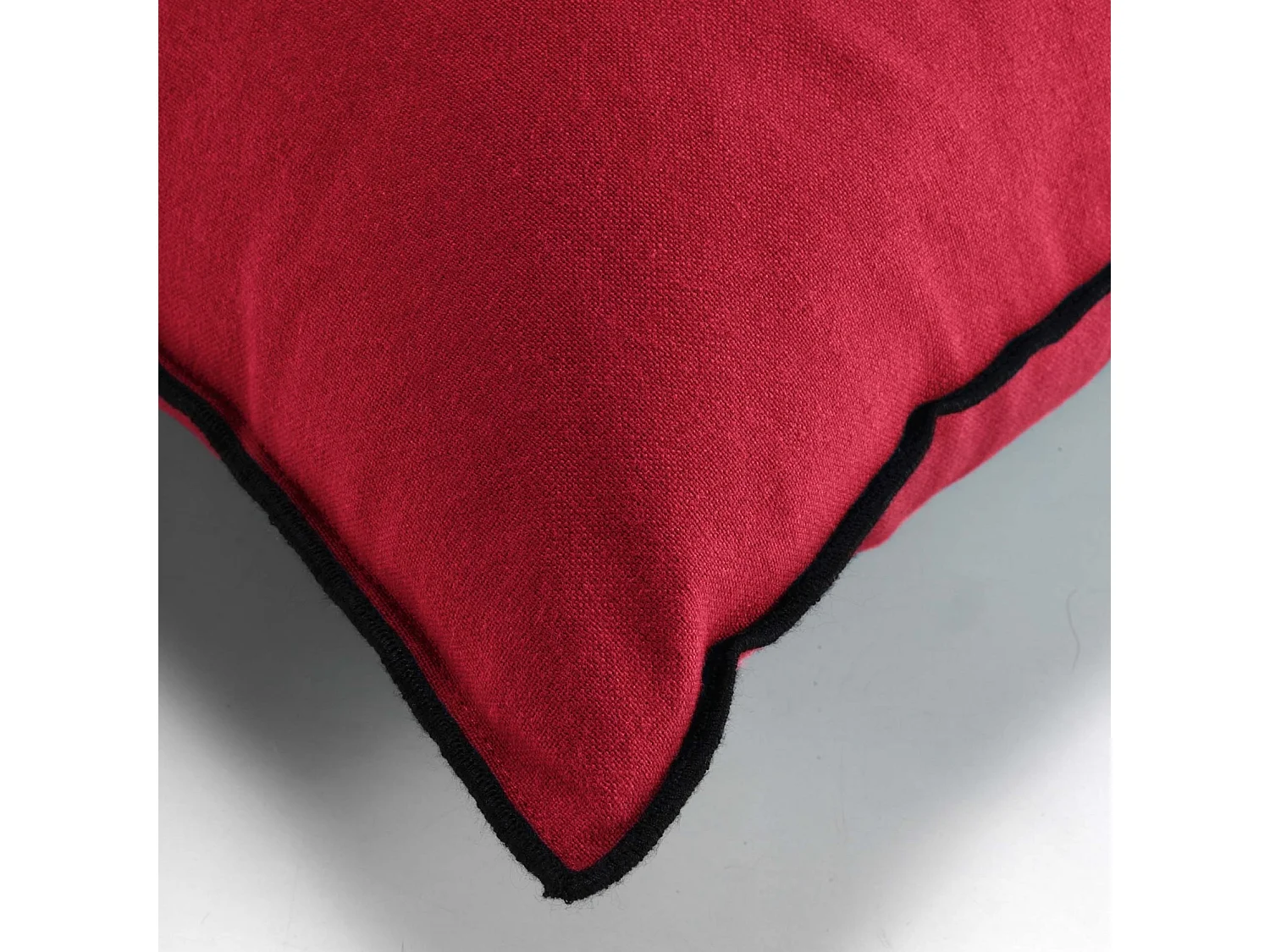 Coussin Déco "Mistraline" 50x50cm Bordeaux