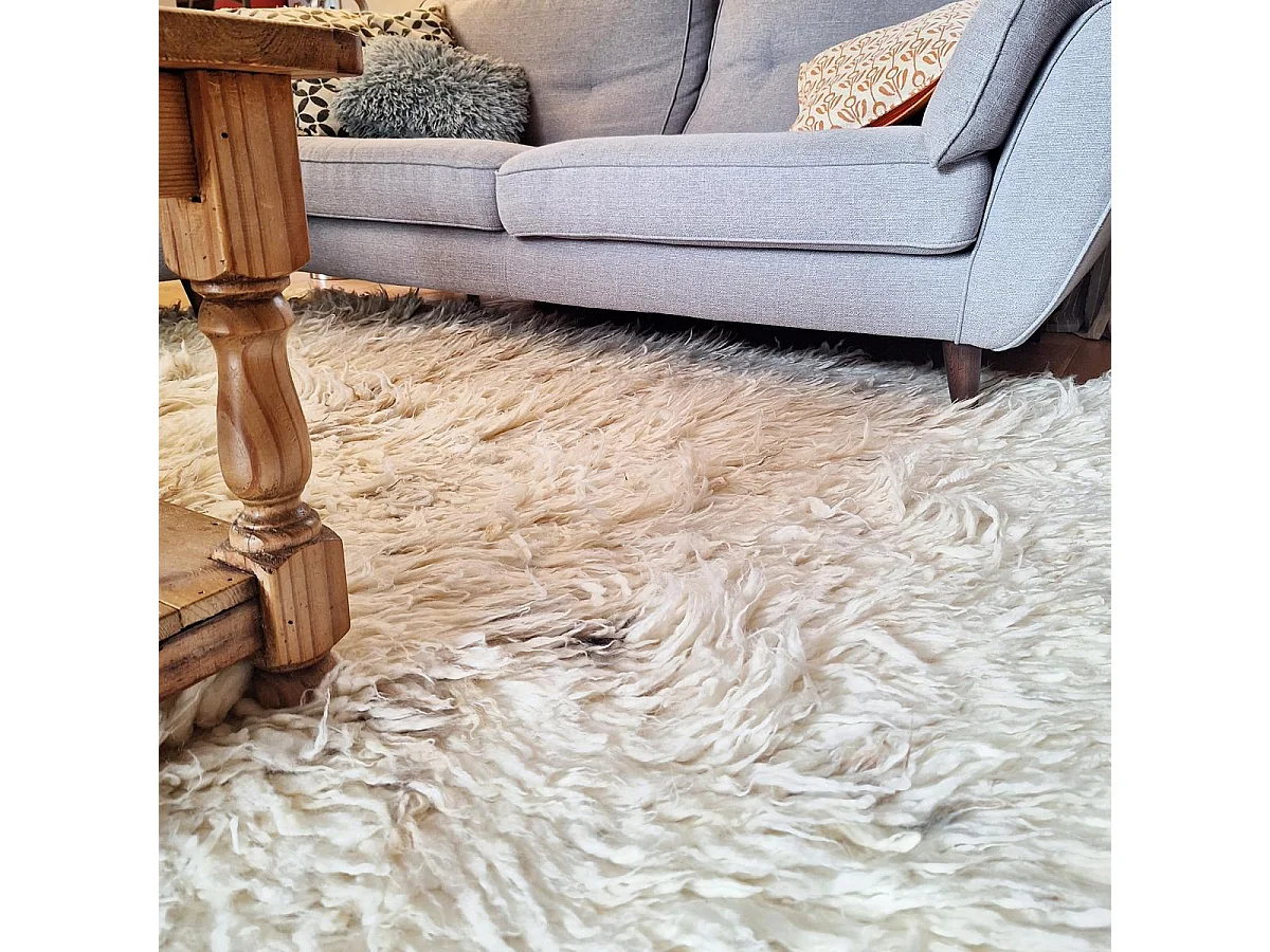 Tapis shaggy 120x170 rectangle fait main crème en laine motif uni FLOKATO