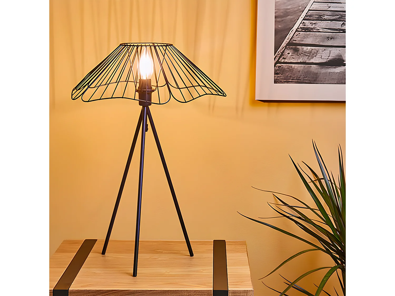 Lampe Filaire En Métal Hibiscus - Ostaria