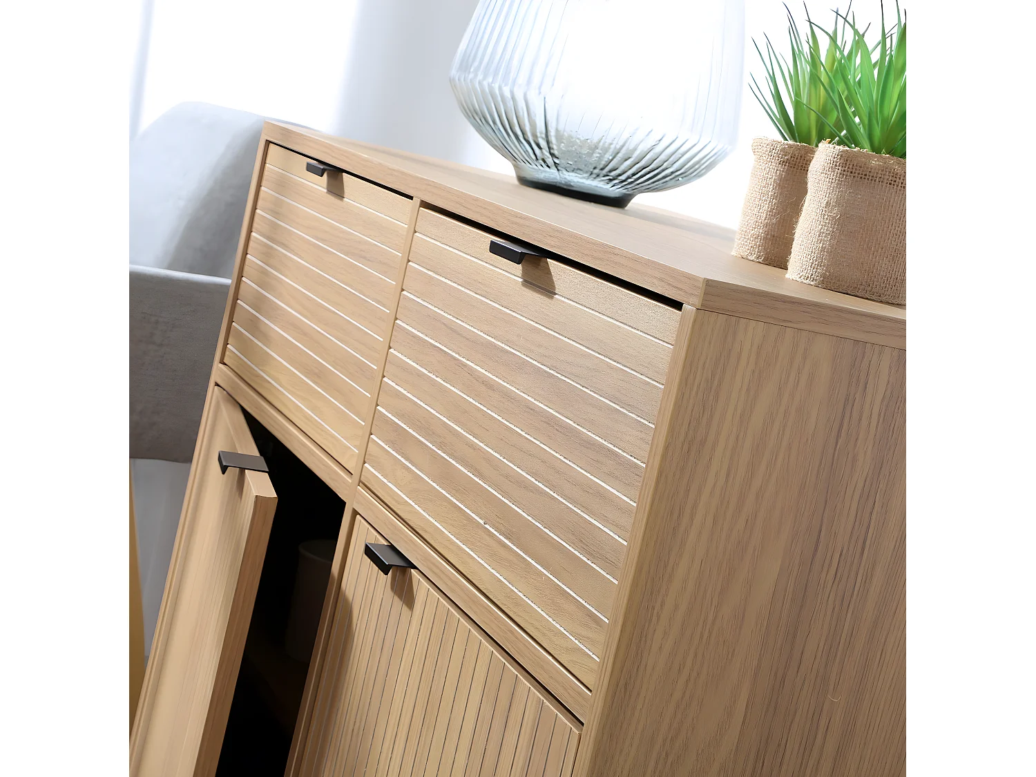 Cómoda 2 Puertas 2 Cajones Fachadas Ranuradas - L90 x H79 cm