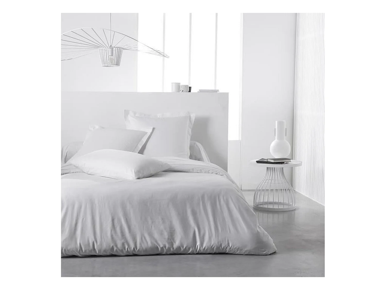 Sábana bajera ajustable 100% algodón calidad 144 hilos, en colores lisos. Blanco 160x200cm