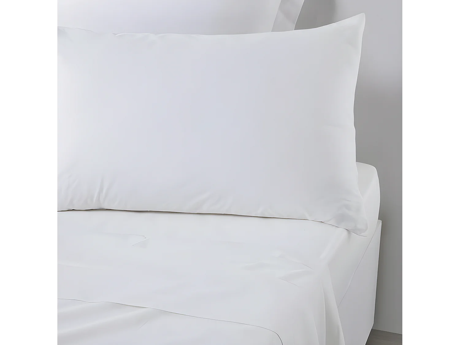 Taie d’oreiller / quadrant 100% coton, qualité 144 fils. En couleurs unies. Blanc 50x70cm