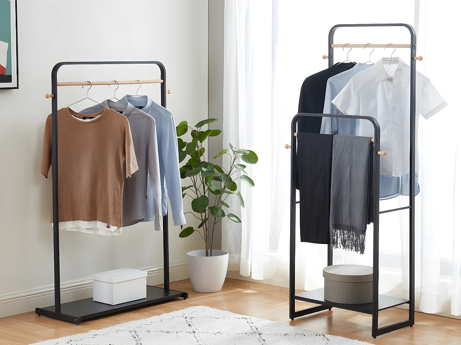 Cabide de roupa duplo de C65 cm em metal preto e madeira de faia - SELIN