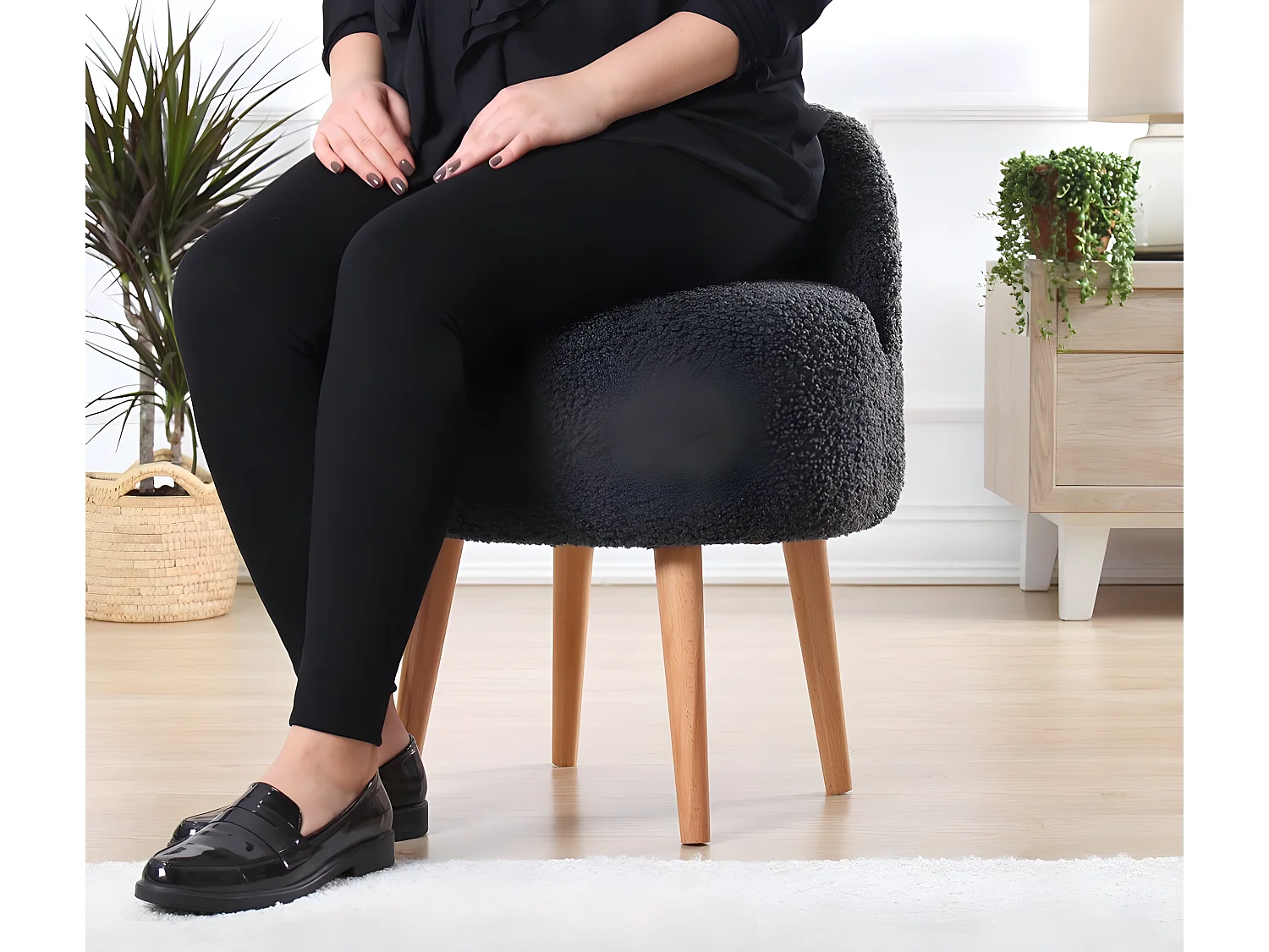 Tabouret Ross H64cm Bois clair et Fourrure Gris foncé