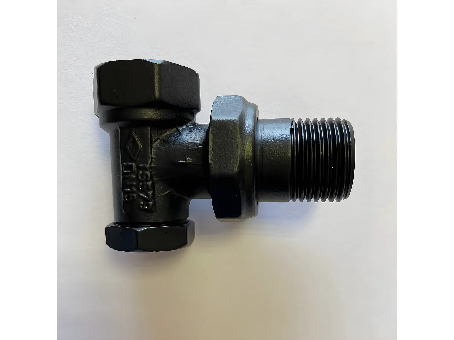 T de raccordement en laiton noir mat pour radiateur et sèche-serviettes