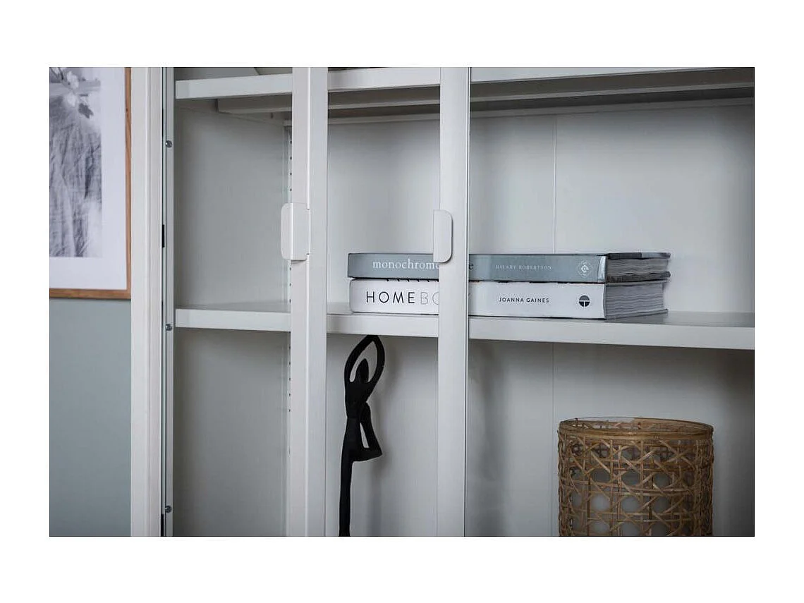 Misha vitrinekast 2 deuren, 4 planken, wit.