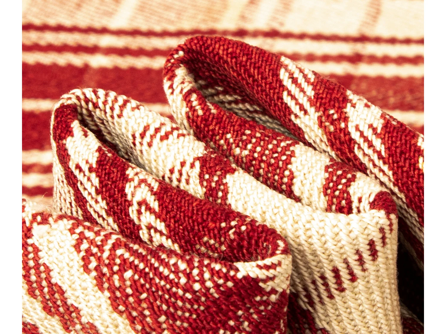 Tapis de laine 141x196 rose Jajim