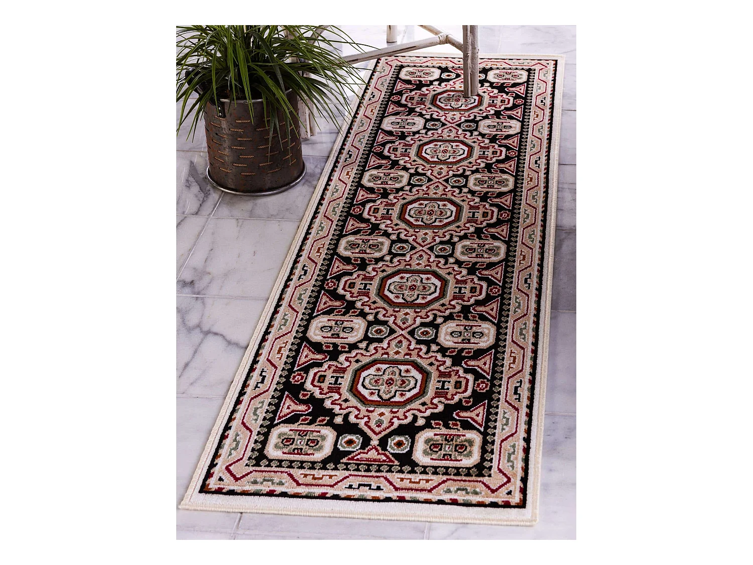 Tapis 89x361 noir Gharajeh