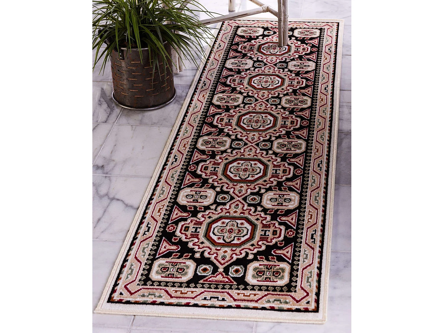 Tapis 89x361 noir Gharajeh