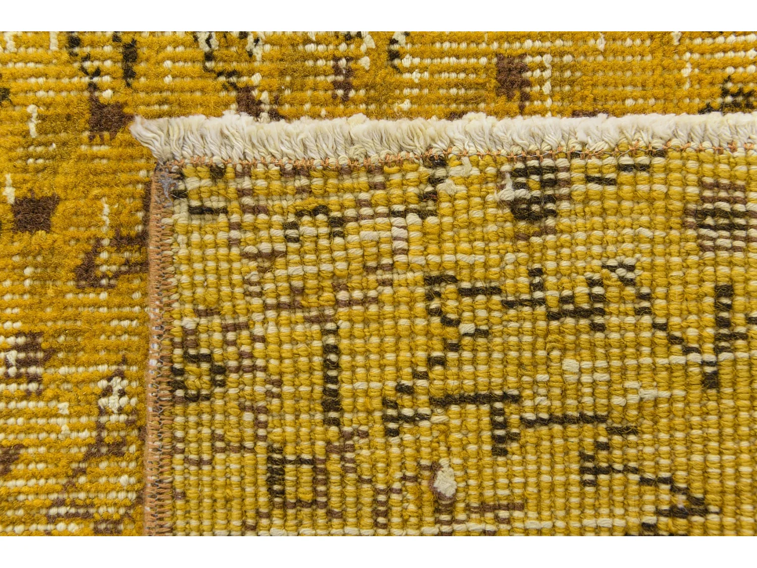 Woltapijt 318x208 Geel Ultra Vintage