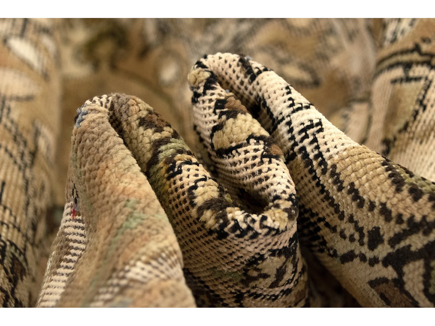 Woltapijt 300x198 Crème wit Vintage Royal