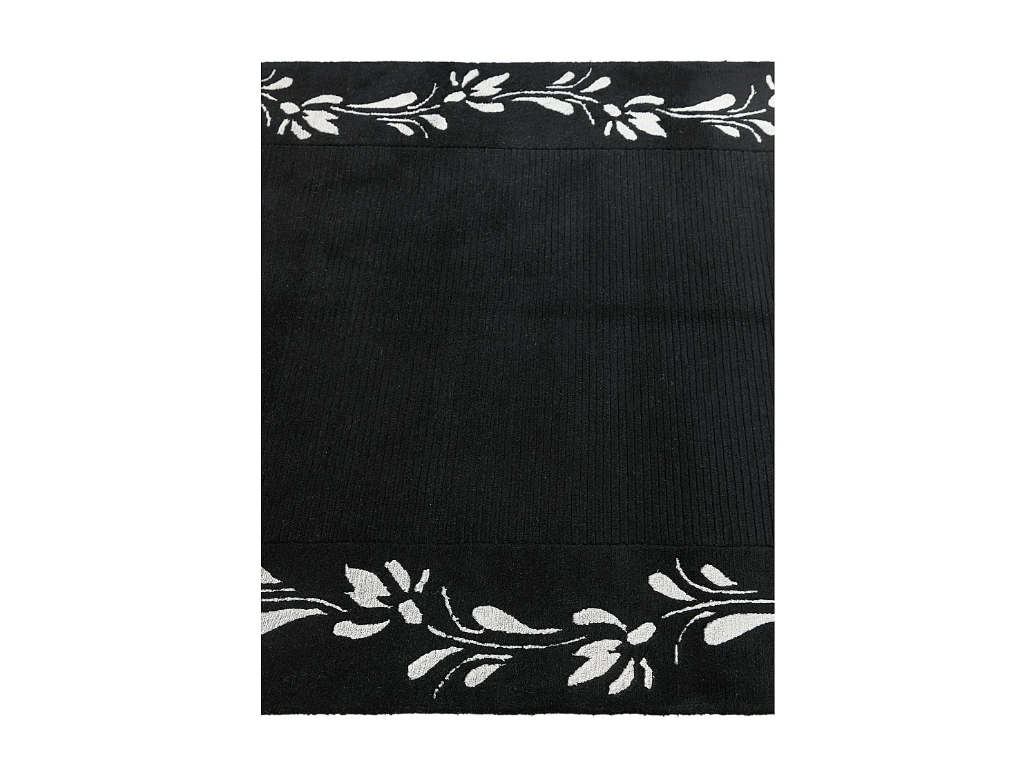Tapis de laine 122x183 noir Darya