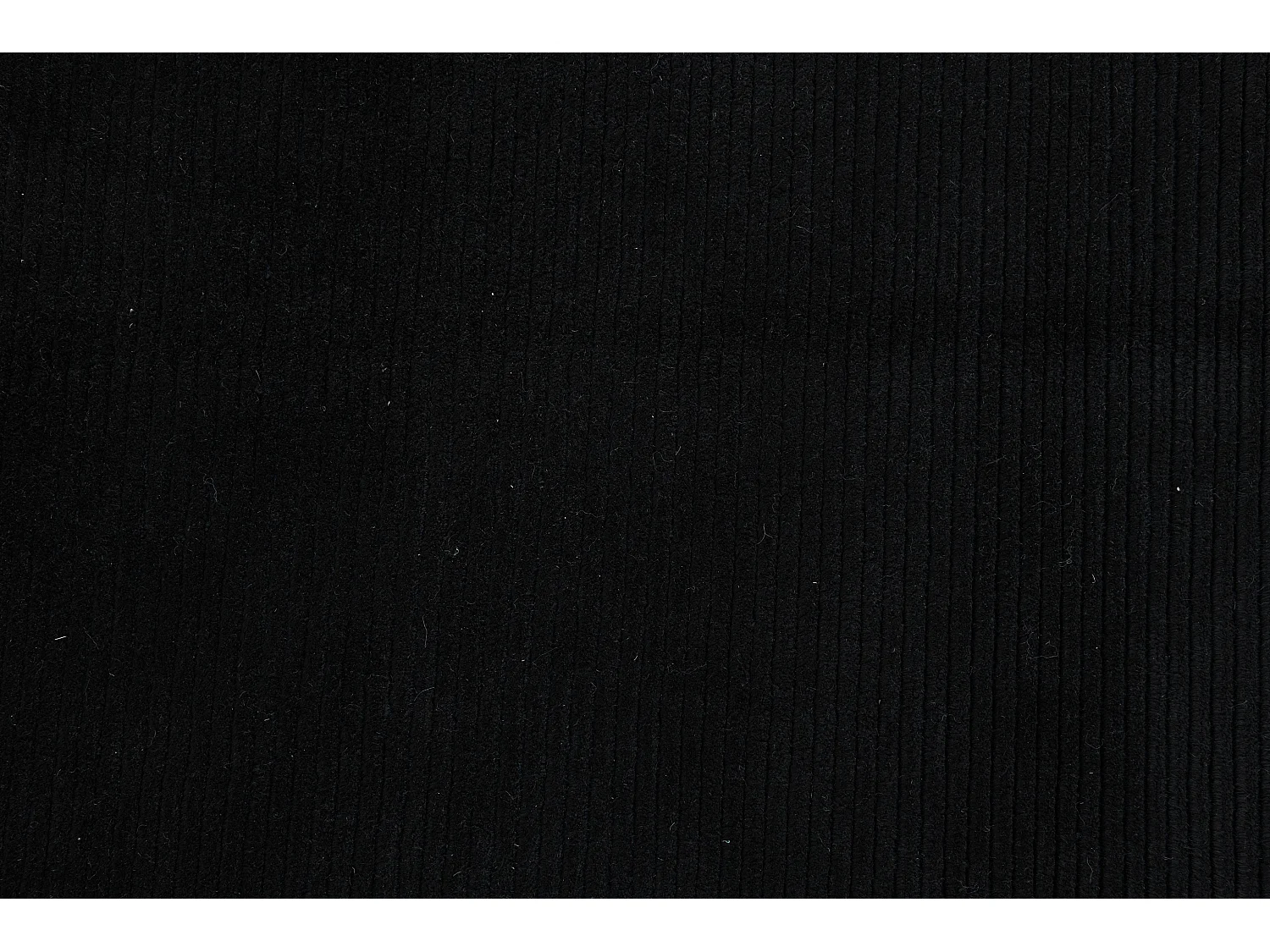 Tapis de laine 122x183 noir Darya