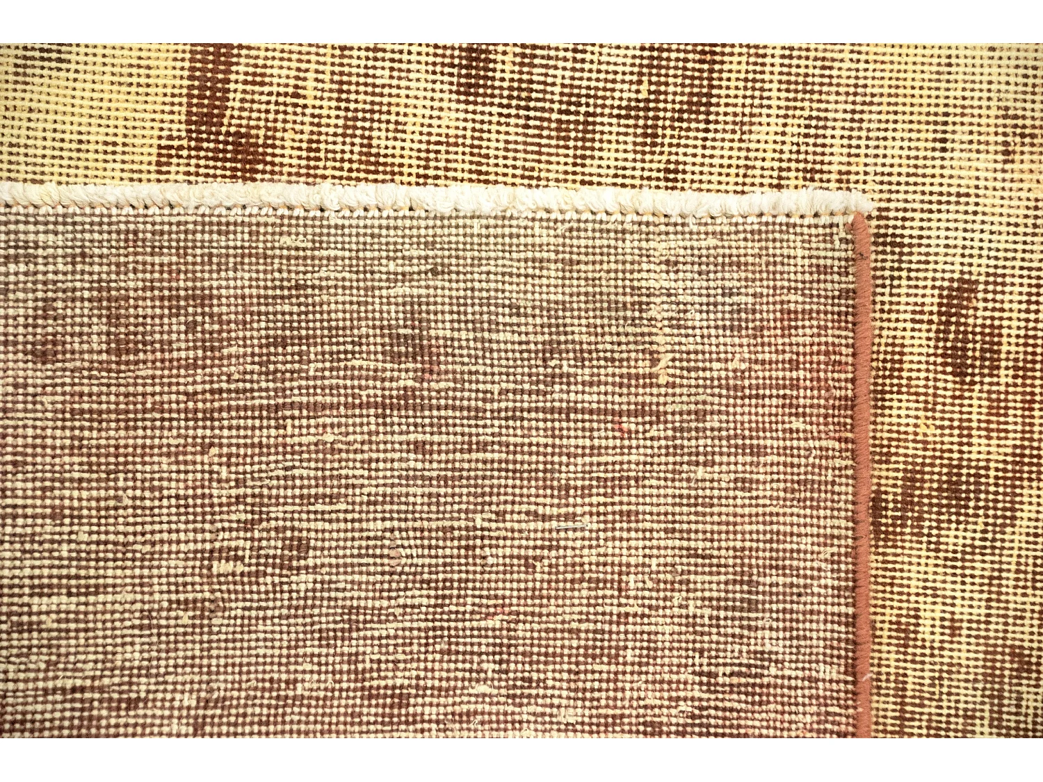 Woltapijt 284x199 Geel Vintage Royal