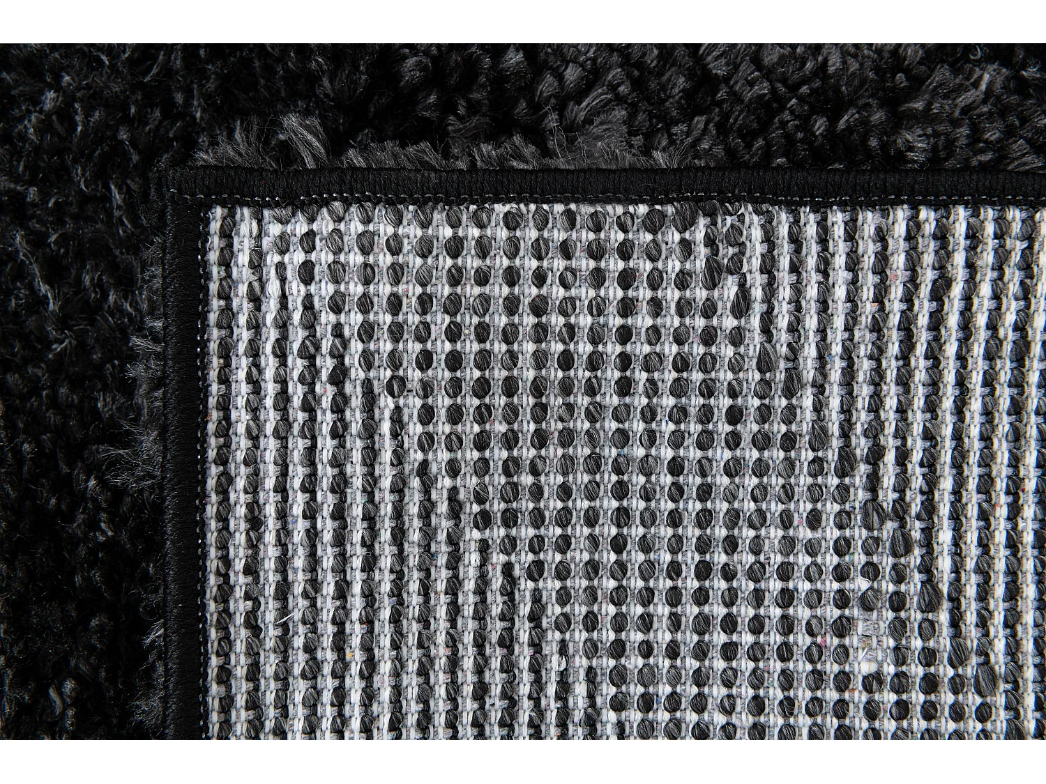 Tapis shaggy 240x305 noir Thun Avis