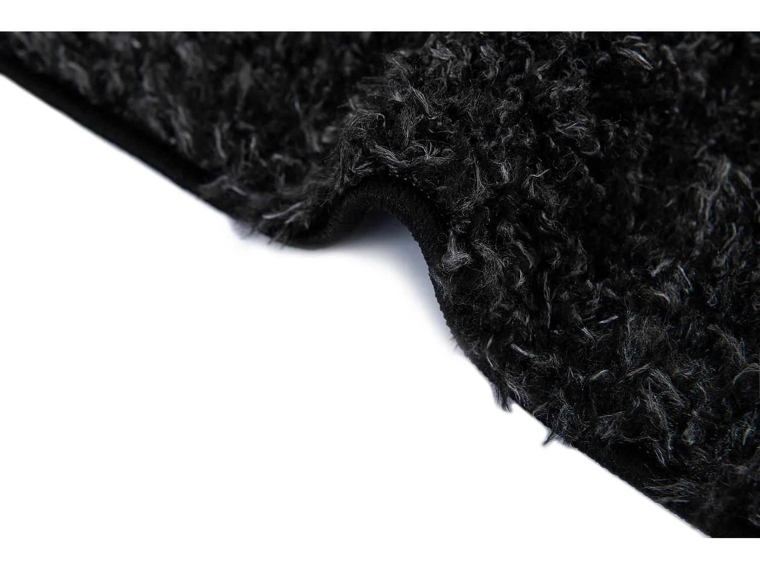 Tapis shaggy 160x245 noir Thun Avis