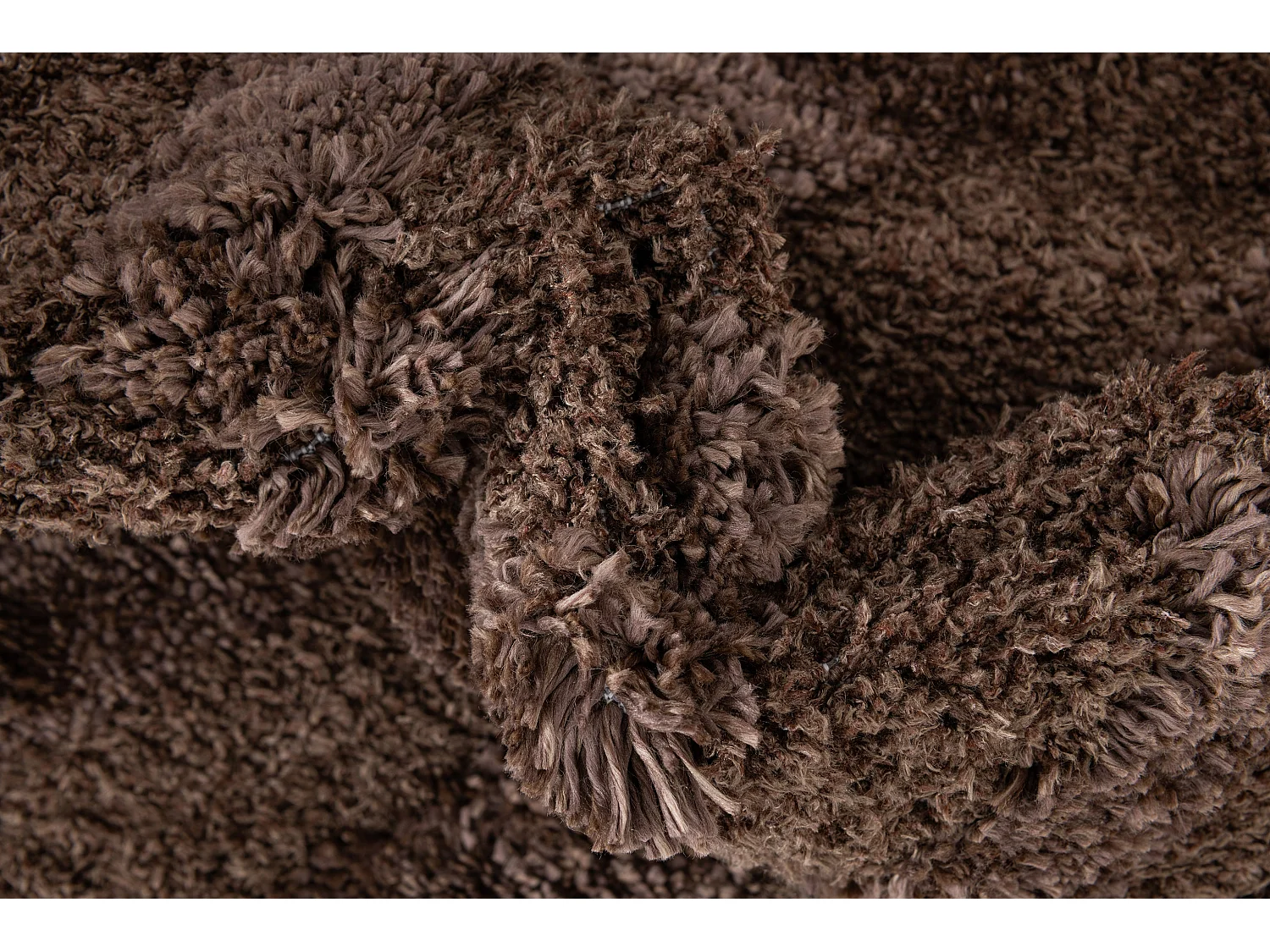 Tapis shaggy 125x185 marron foncé Thun Avis