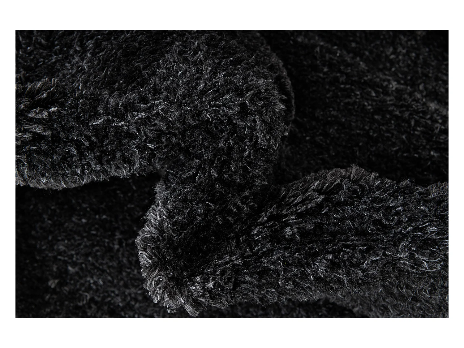 Hoogpolig tapijt 245x160 Zwart Thun Arbor