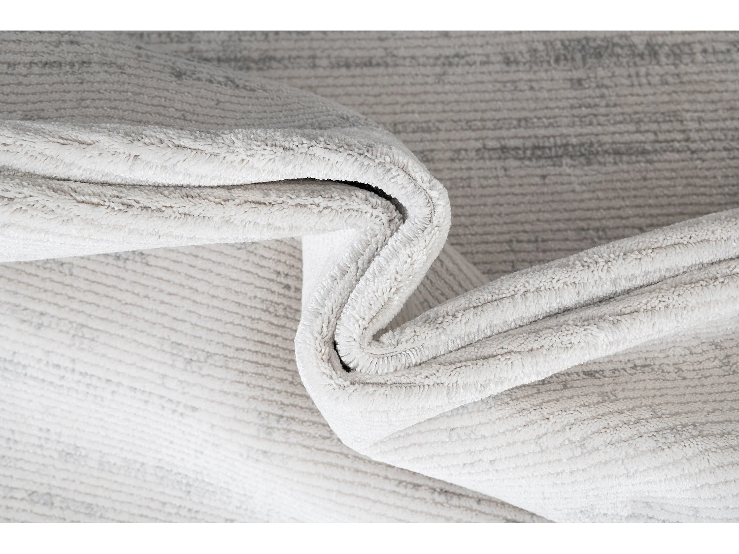 Tappeto 215x305 grigio chiaro Davos Linija