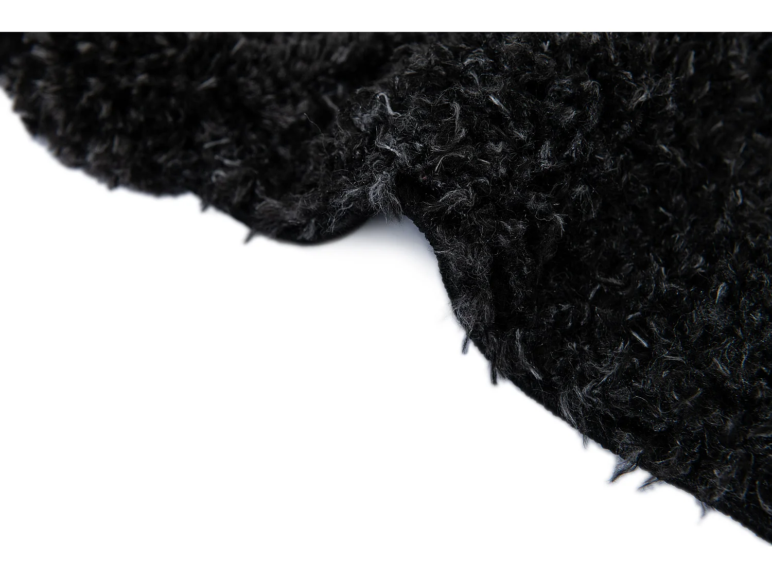 Tapis shaggy 125x185 noir Thun Tribus